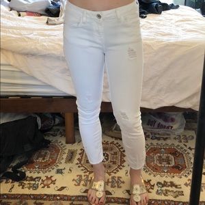 Trendy Zara white ripped cropped jeans
